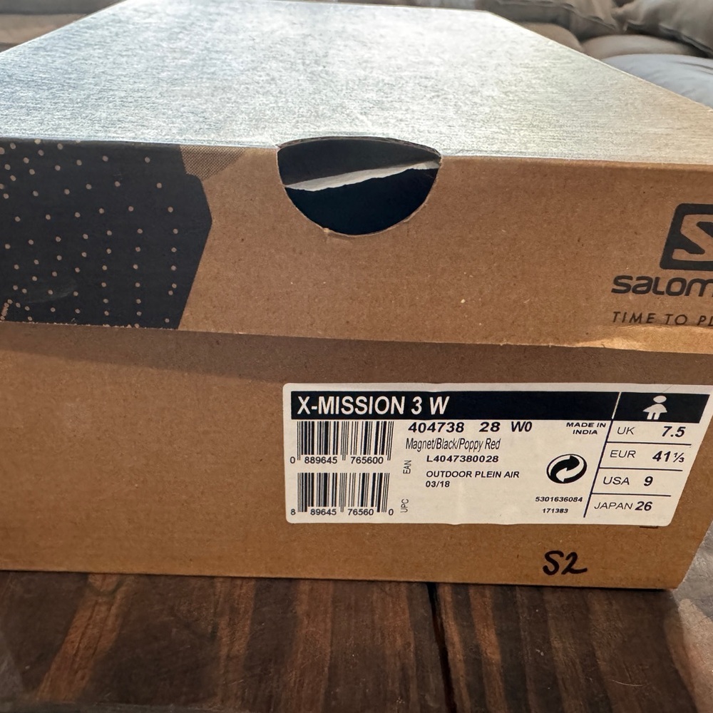 New Salomon Trail Shoes Size 9 Magnet/Black/Poppy Red - Picture 4 of 4